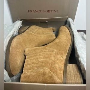 Gently Worn/Like New
Brand: Franco Fortini
Style:Darcie Leather Boots
size:8
$50